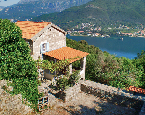 House from top : side